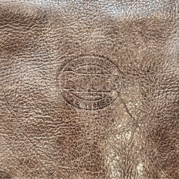 Roots Vintage Village Crossbody Bag in Brown Patina Leather - Picture 9 of 11